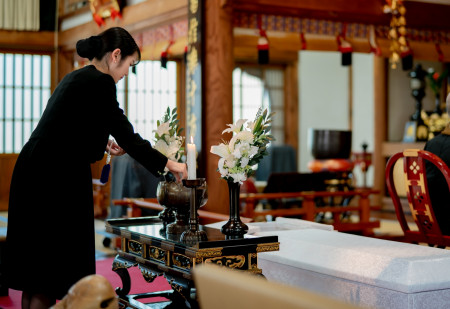 焼香の作法と順番:仏教・宗派別に徹底解説