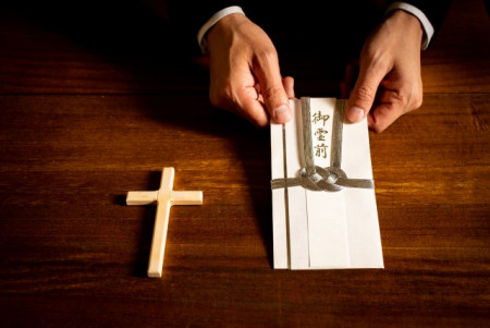 仏式・神式・キリスト教式の葬儀マナー比較