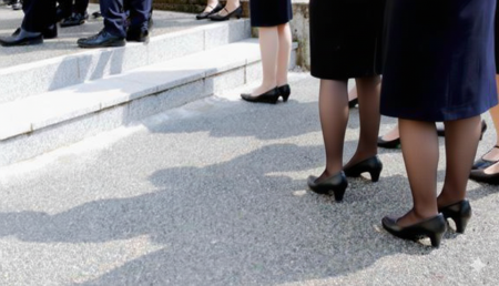 葬儀の靴マナー:男女別・ヒールの高さ・素材の選び方