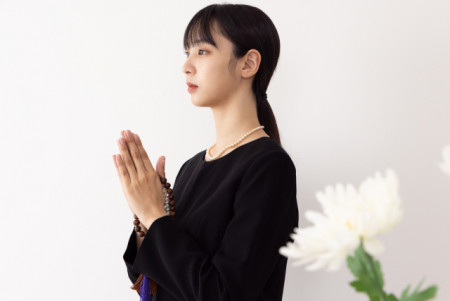 四十九日 法要の服装完全ガイド（喪主・親族・参列者別）