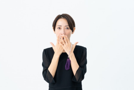 葬儀で笑ってはいけない？場の空気を読むコツ