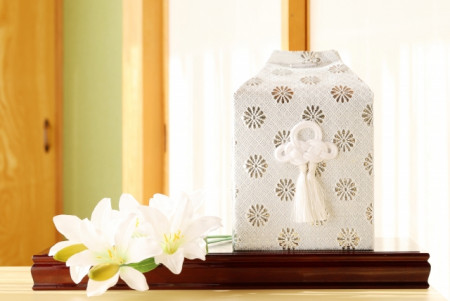 納骨のタイミングと手続き