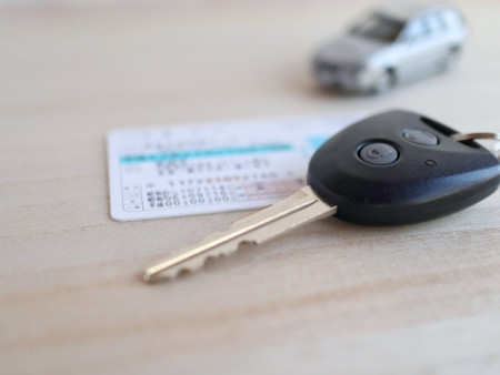 故人名義の自動車を廃車または名義変更する方法