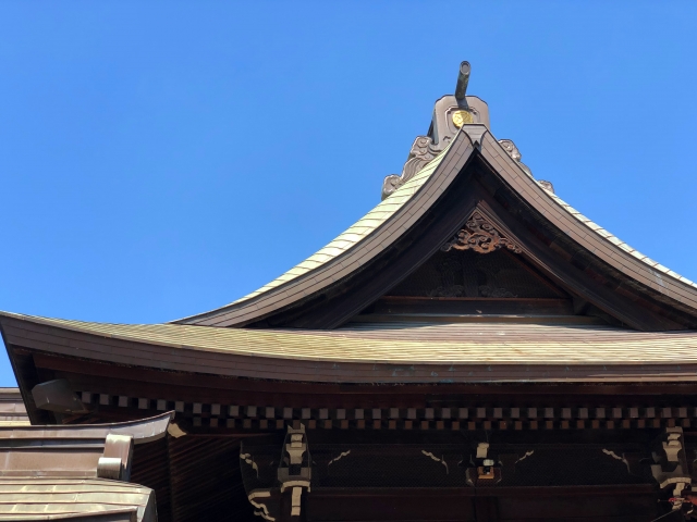 神社と空の画像